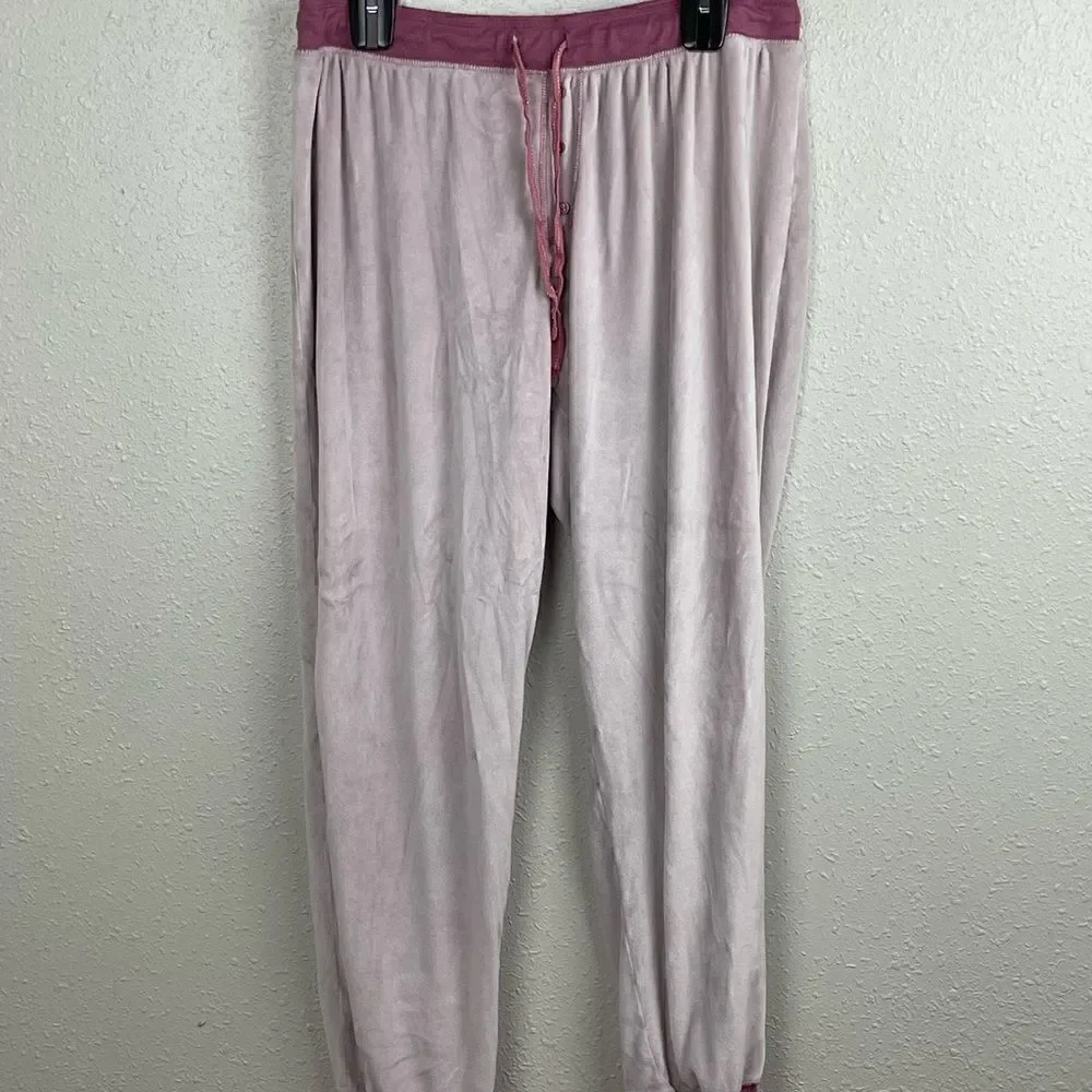Pre-Owed Secret Treasures Pink Velour Pajama Set Size L